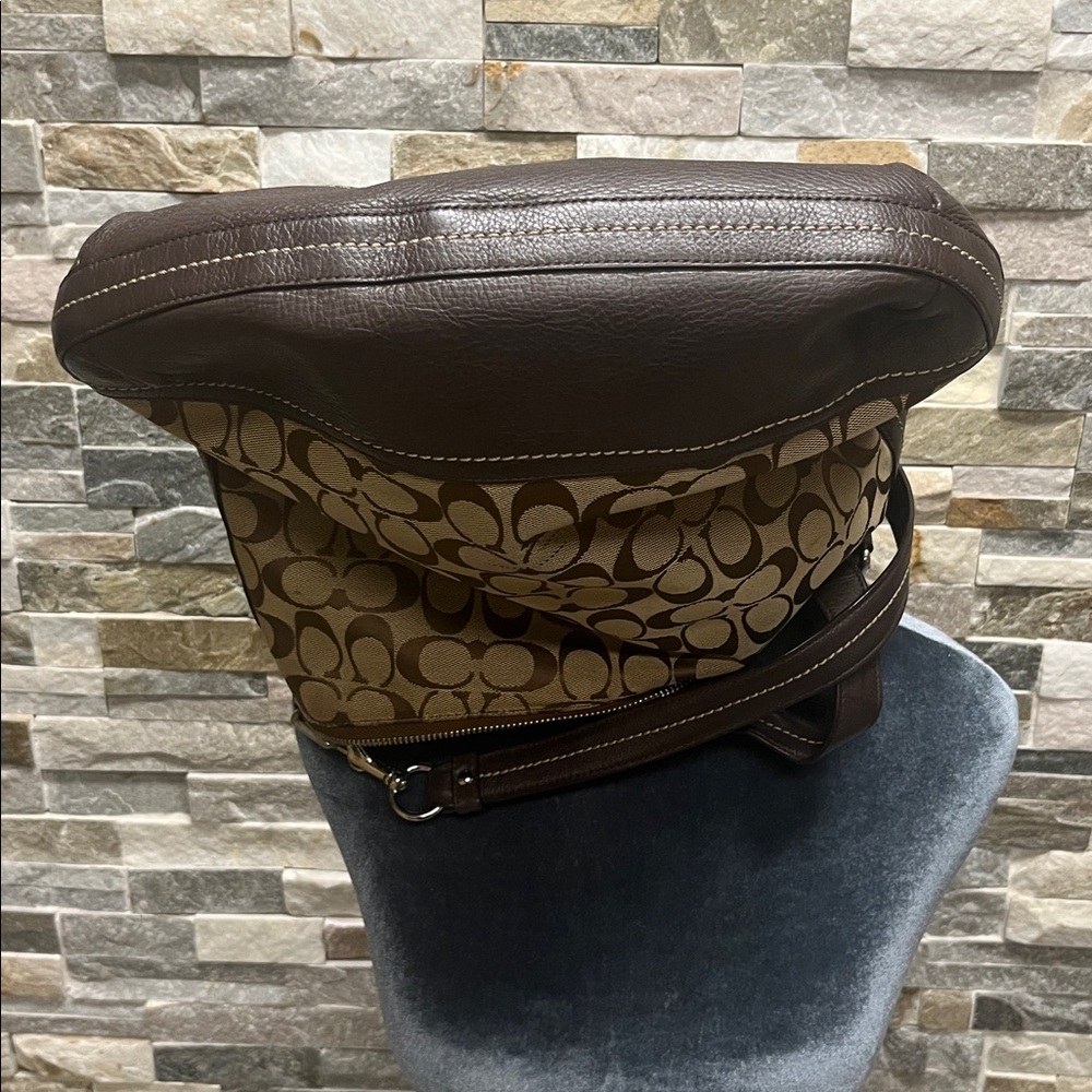 Coach Brown and Tan Signature Shoulder Bag - Picture 4 of 16